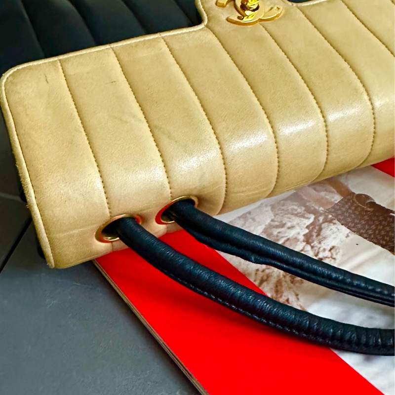 🩵MYMluxurybag🩵 Chanel 古董袋 全皮袋 米黑雙色-16