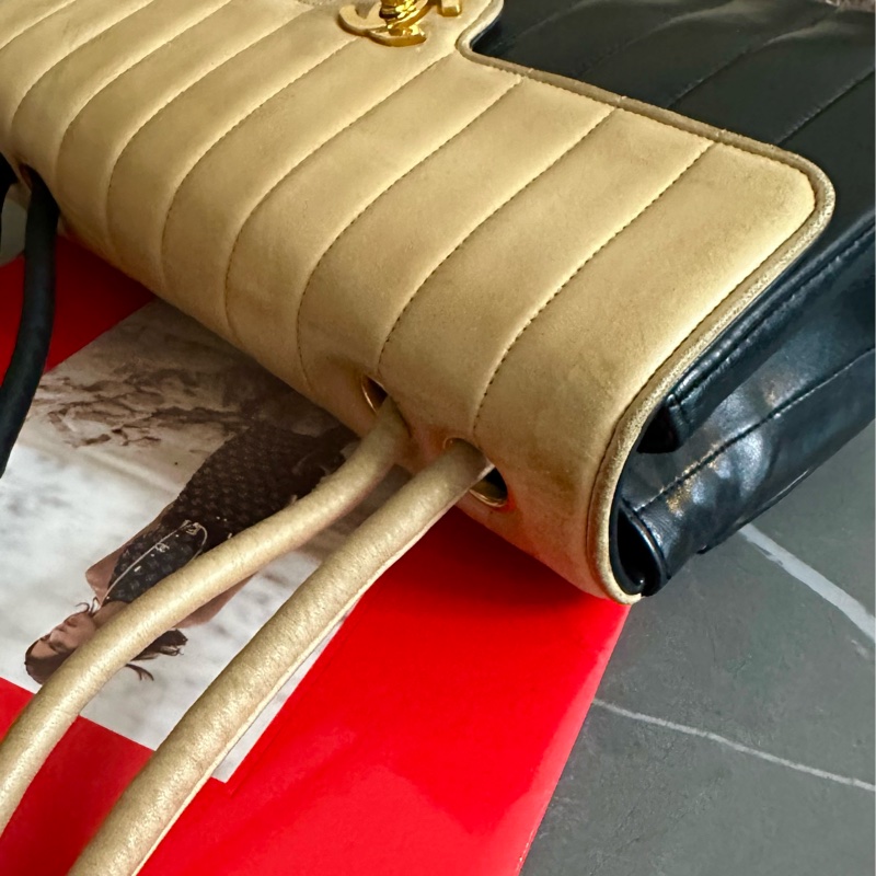 🩵MYMluxurybag🩵 Chanel 古董袋 全皮袋 米黑雙色-18