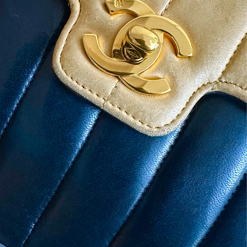 🩵MYMluxurybag🩵 Chanel 古董袋 全皮袋 米黑雙色-23