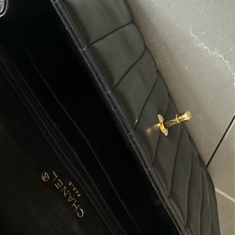 🩵MYMluxurybag🩵 Chanel 古董袋 全皮袋 米黑雙色-27