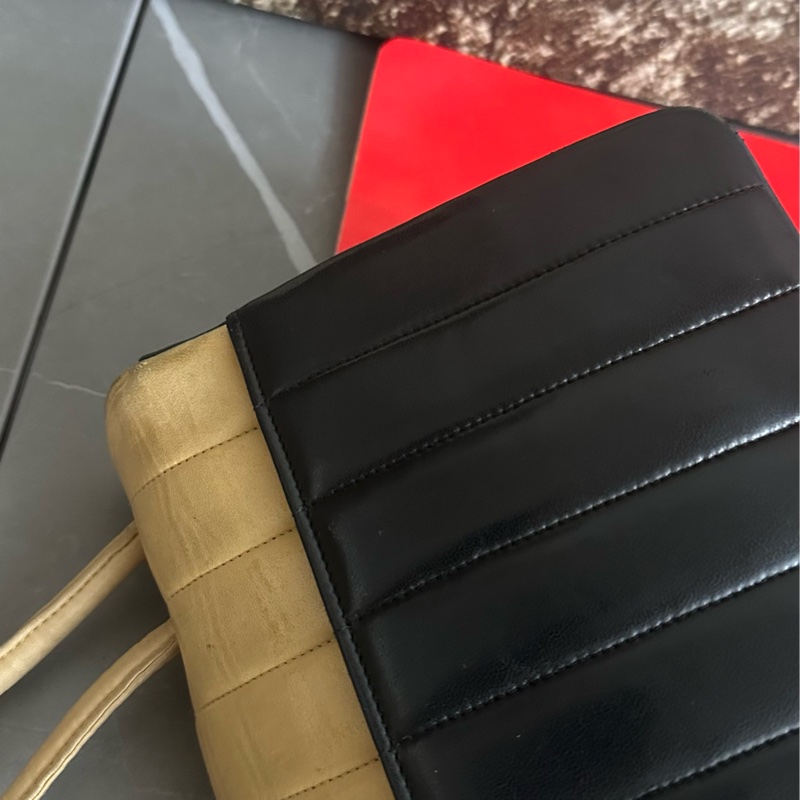🩵MYMluxurybag🩵 Chanel 古董袋 全皮袋 米黑雙色-40