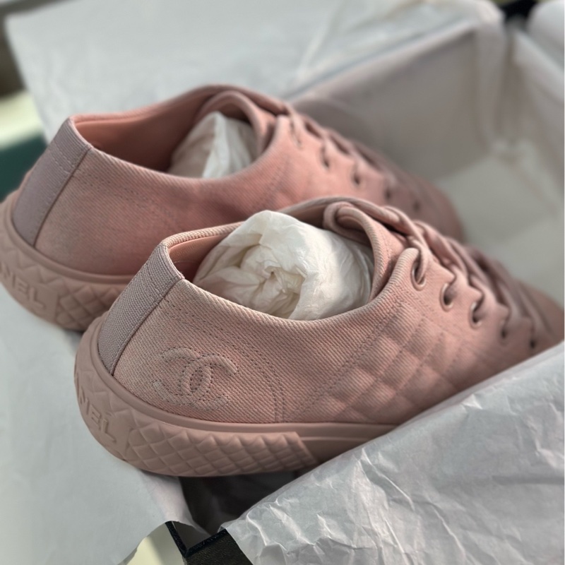 閒置未使用 Chanel/香奈兒粉色餅乾鞋+尺寸38碼 帆布材質板鞋-2