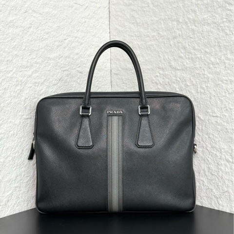 Prada普拉達 男士公文包手提包 可放電腦 尺寸：36*28cm