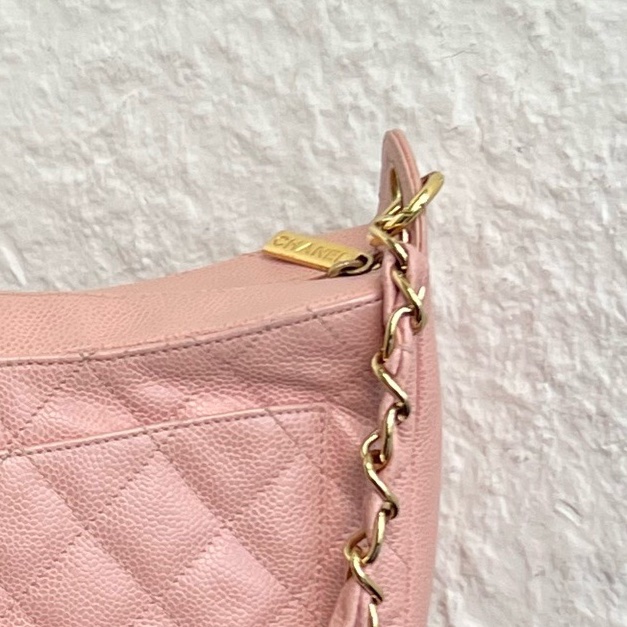 Chanel香奈兒 櫻花粉荔枝皮hobo單肩腋下包 7開 Jennie同款 荔枝紋牛皮包身➕粉色金鍊 簡約又有辨識度 尺寸:28x19x9cm-5