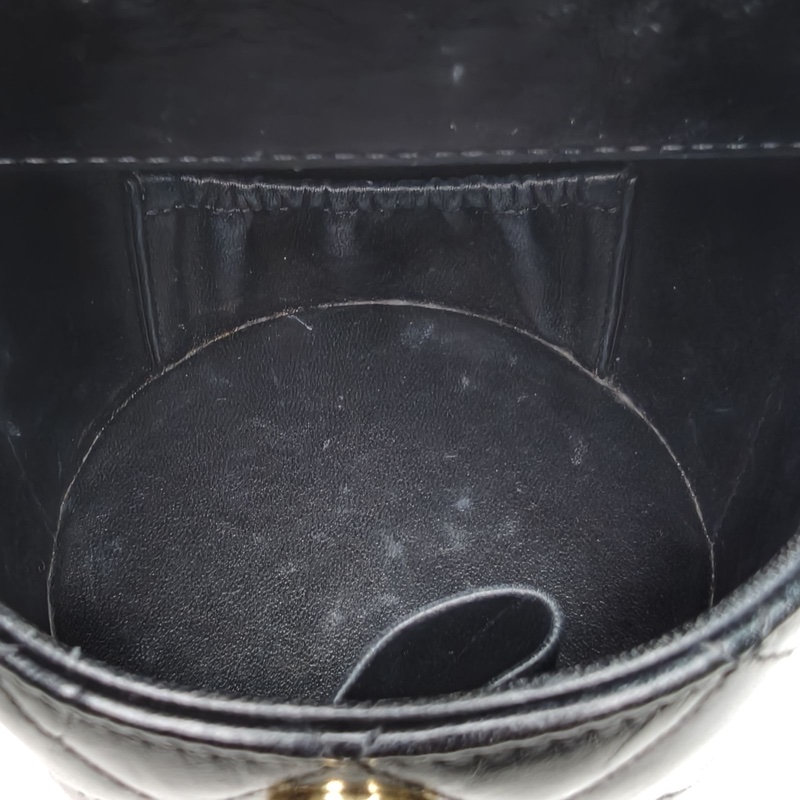 CHANEL 23C手柄圓桶化妝包黑色羊皮鐳射標金扣雙皮穿鏈-5