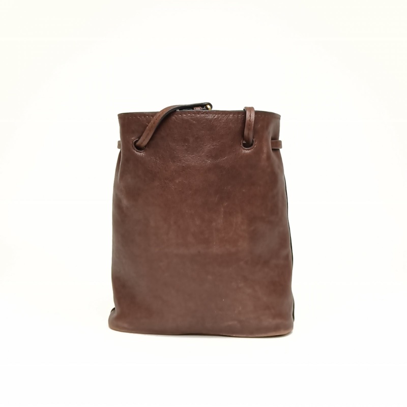 MIUMIU 咖啡色羊皮Nappa迷你抽繩水桶包-2