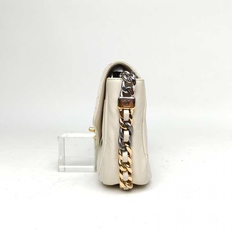 CHANEL 19S拼色鏈條鴛鴦扣信封郵差包白色牛皮27開金銀扣-1