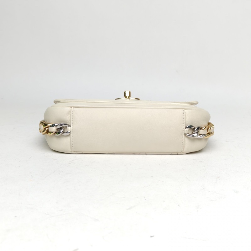 CHANEL 19S拼色鏈條鴛鴦扣信封郵差包白色牛皮27開金銀扣-3