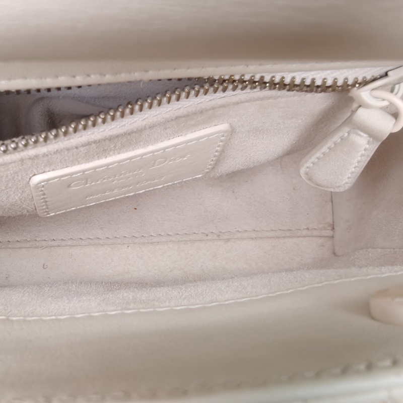 DIOR LadyDior戴妃包三格白色牛皮磨砂扣2019-5