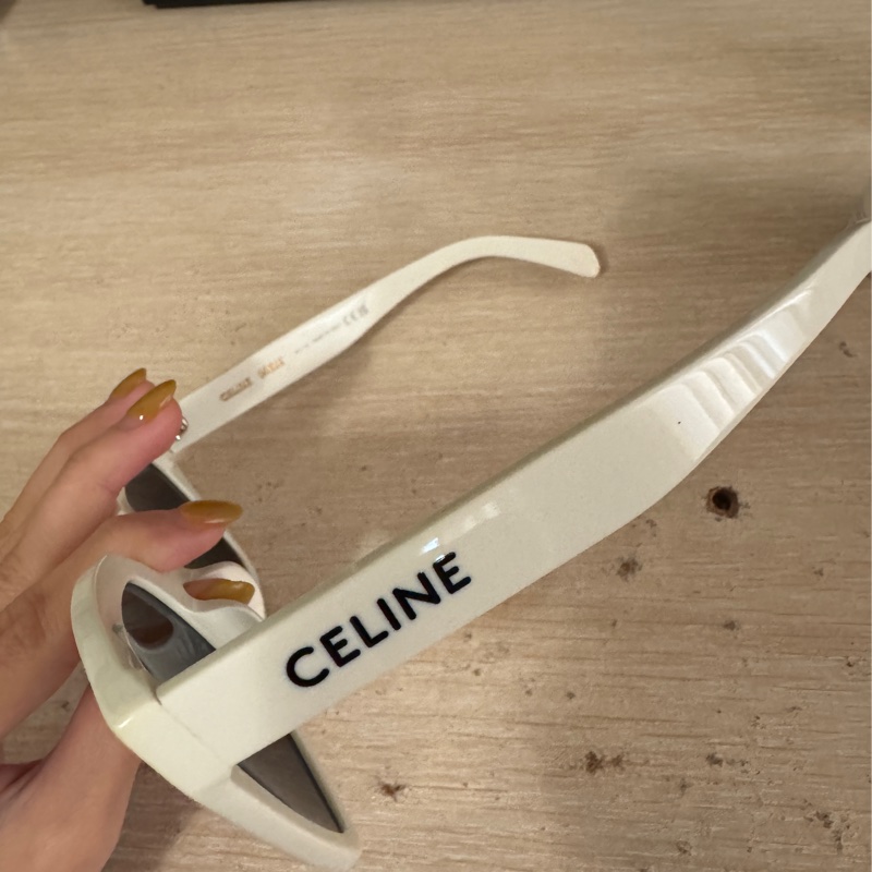 Celine 經典白框墨鏡-0