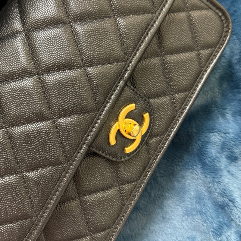 CHANEL 22K 小香郵差翻蓋  / Flap Messenger款（經典菱格＋CC扣＋鏈條皮穿鍊）-4