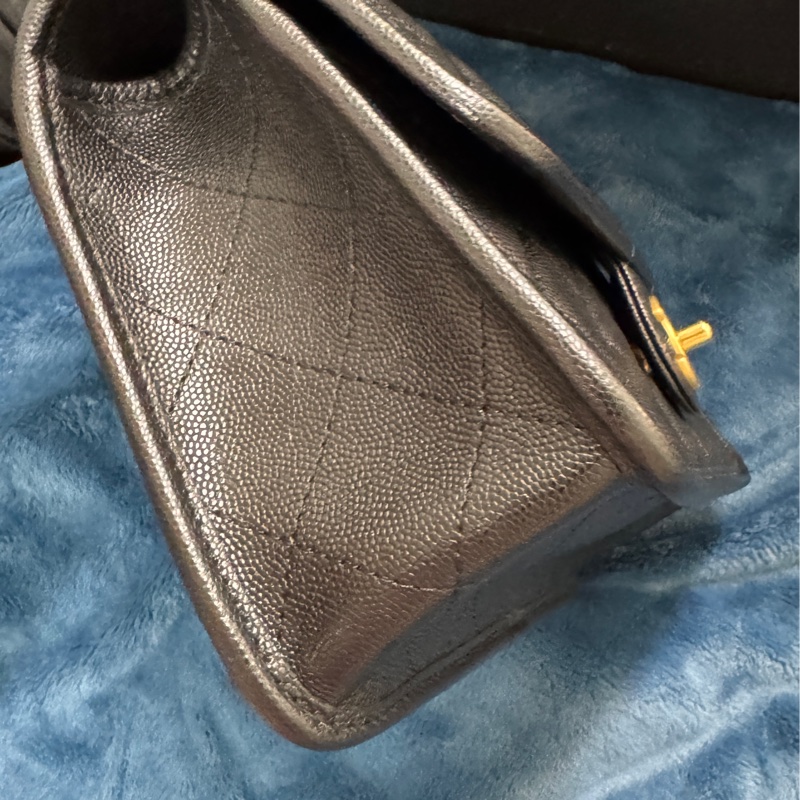 CHANEL 22K 小香郵差翻蓋  / Flap Messenger款（經典菱格＋CC扣＋鏈條皮穿鍊）-9