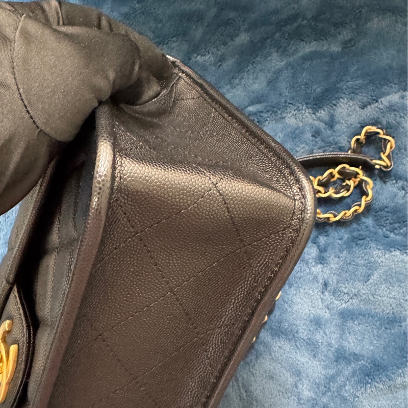 CHANEL 22K 小香郵差翻蓋  / Flap Messenger款（經典菱格＋CC扣＋鏈條皮穿鍊）-10