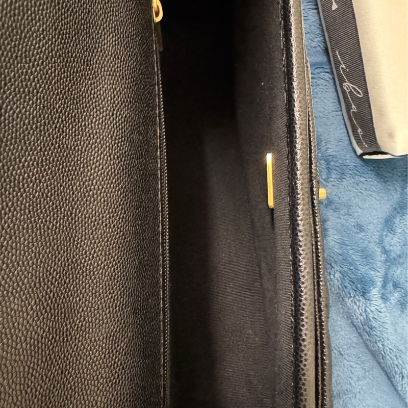 CHANEL 22K 小香郵差翻蓋  / Flap Messenger款（經典菱格＋CC扣＋鏈條皮穿鍊）-12