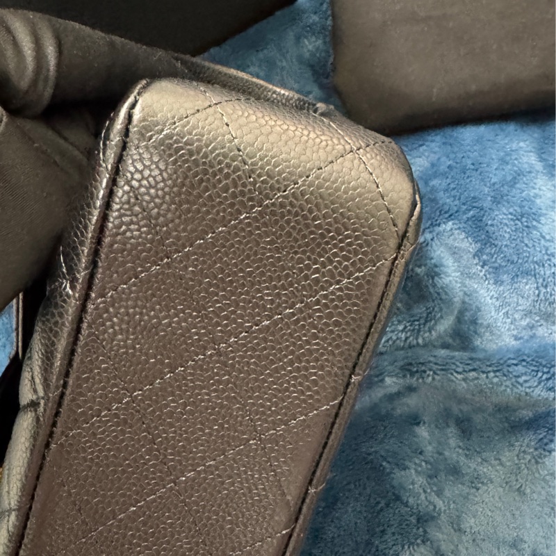 Chanel Classic Flap Medium(CF25) 黑色荔枝牛皮 × 金扣 × 雙蓋中號-5