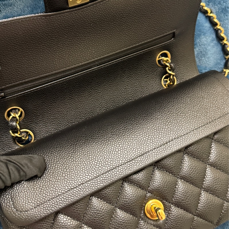 Chanel Classic Flap Medium(CF25) 黑色荔枝牛皮 × 金扣 × 雙蓋中號-8