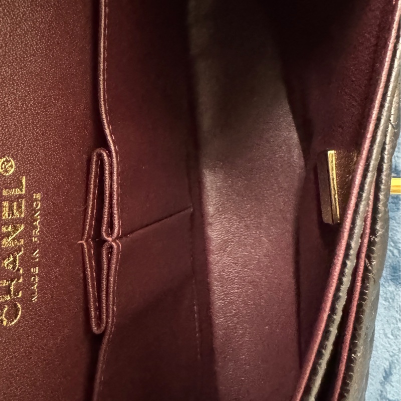 Chanel Classic Flap Medium(CF25) 黑色荔枝牛皮 × 金扣 × 雙蓋中號-15