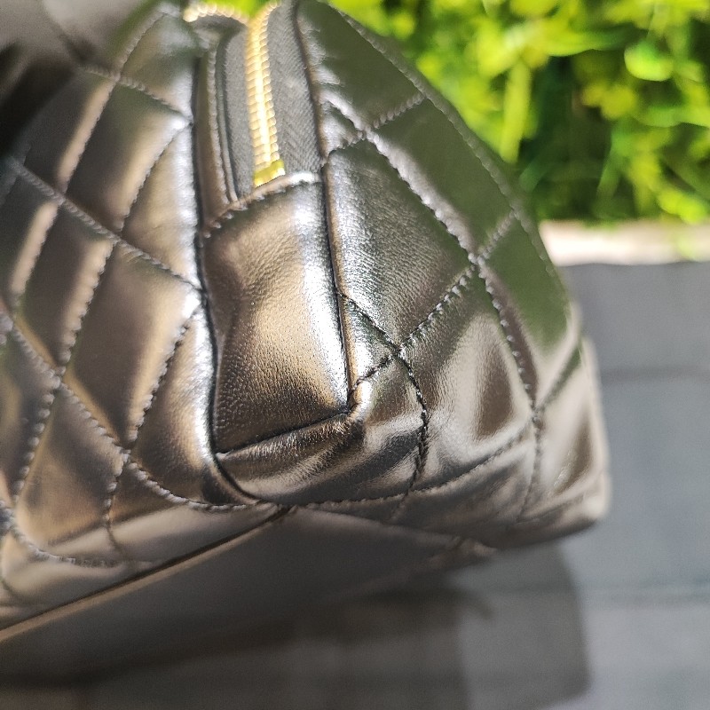 Chanel Vanity Case AS5222-10