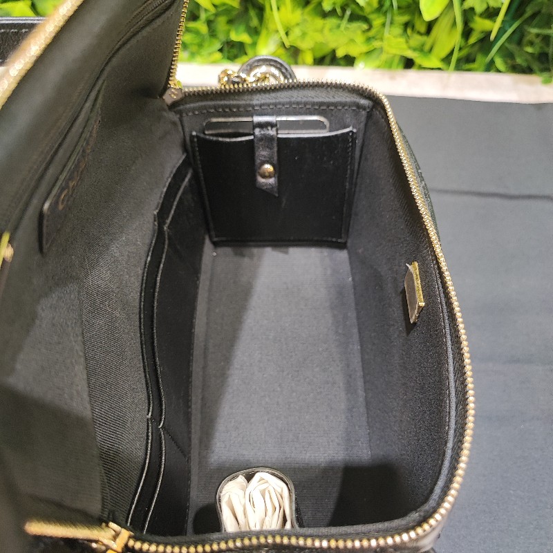 Chanel Vanity Case AS5222-15