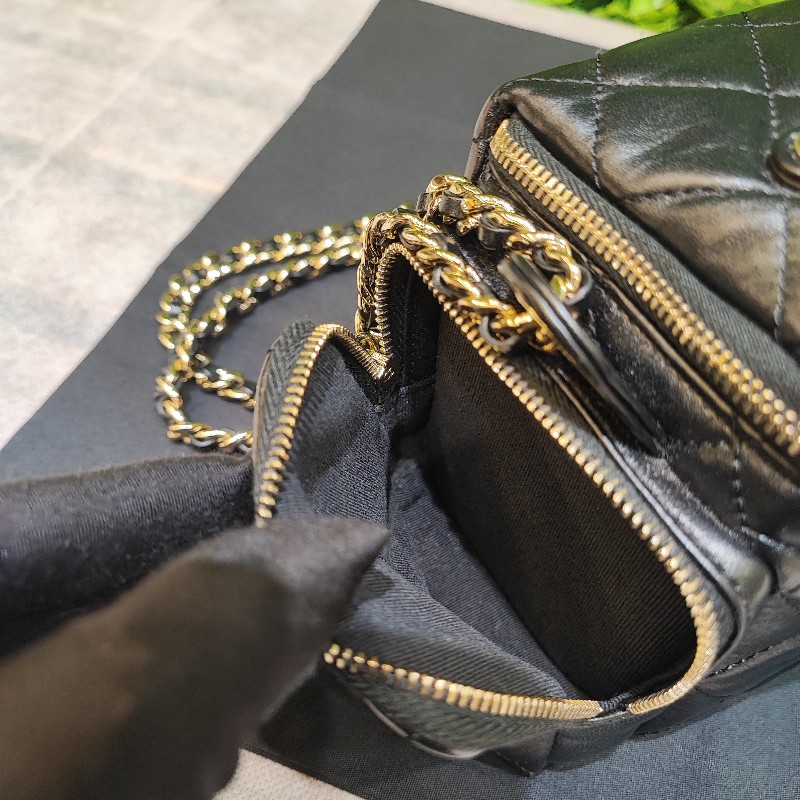 Chanel Vanity Case AS5222-18