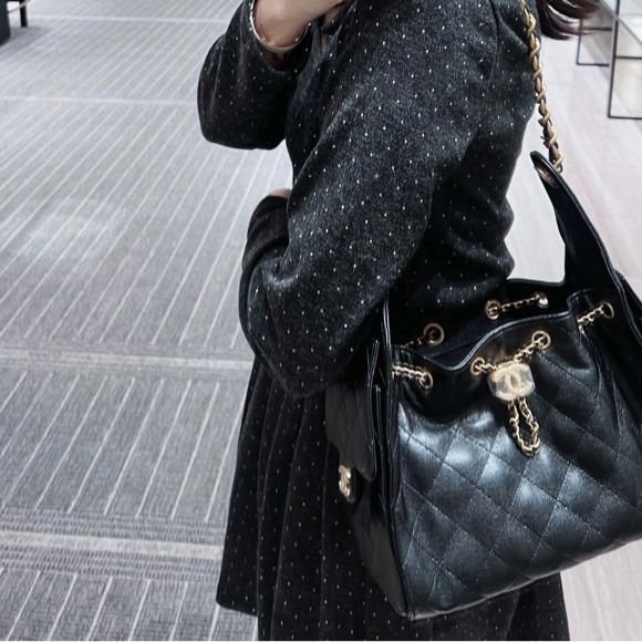 Chanel 25B Small Drawstring Bucket Bag （25B 小號 抽繩水桶包） Chanel 25 Small 黑色荔枝皮金扣-1