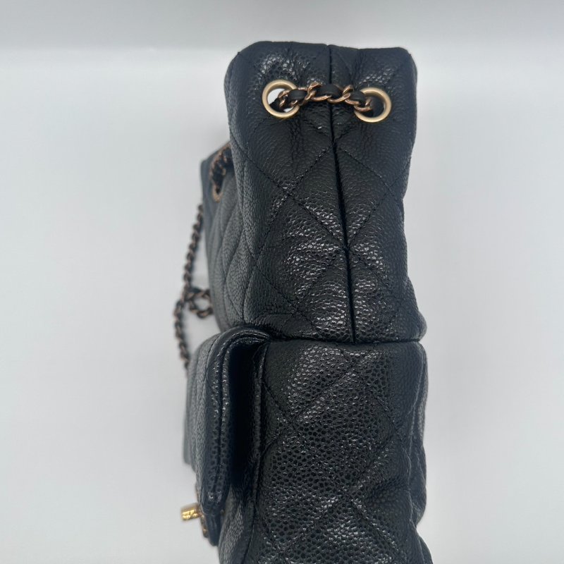 CHANEL 魚子醬皮革水桶後背包-1