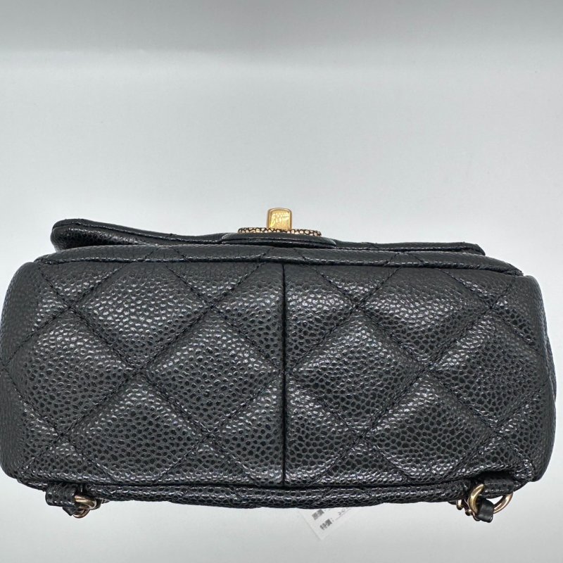 CHANEL 魚子醬皮革水桶後背包-2