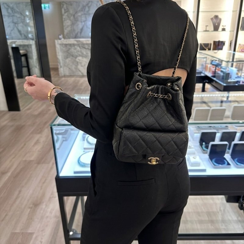 CHANEL 魚子醬皮革水桶後背包-6