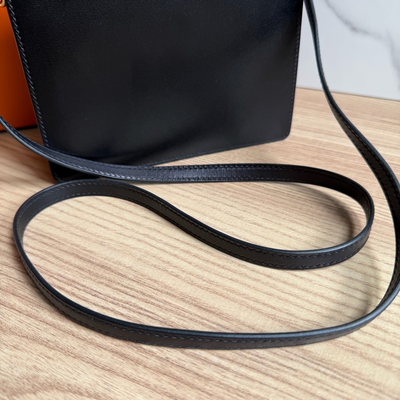 Hermes 黑金 Roulis mini 19豬鼻子包-23