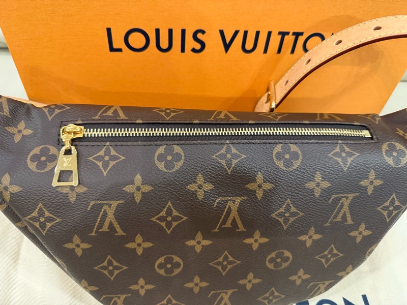 LV Bumbag 停產絕版老花胸腰包 M43644-13