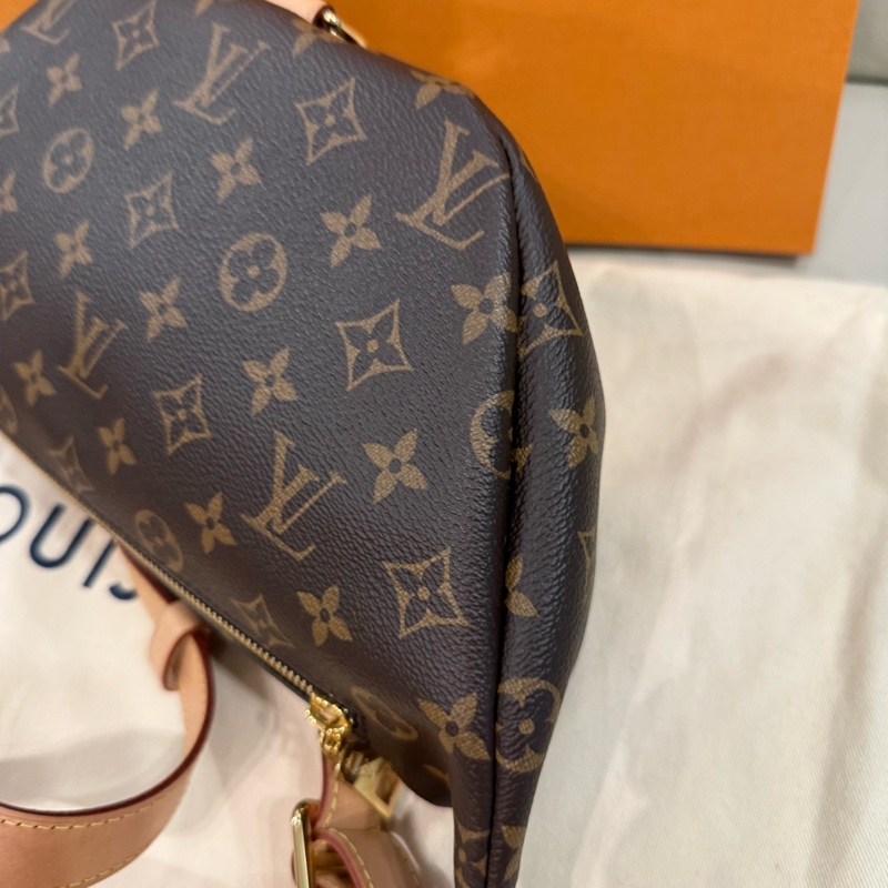 LV Bumbag 停產絕版老花胸腰包 M43644-21