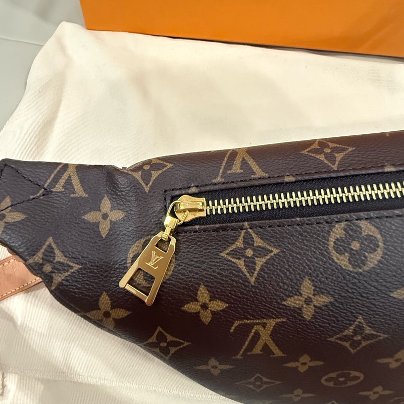 LV Bumbag 停產絕版老花胸腰包 M43644-24