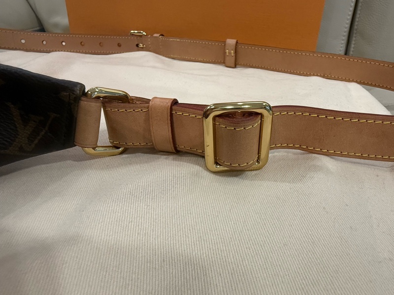 LV Bumbag 停產絕版老花胸腰包 M43644-51
