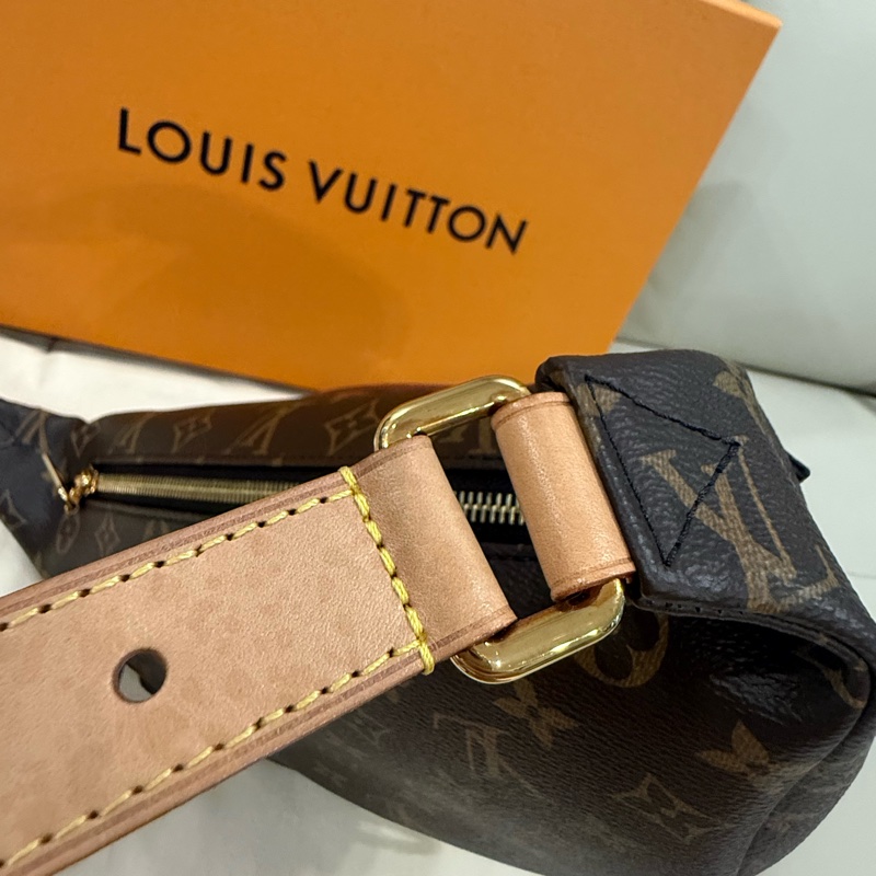 LV Bumbag 停產絕版老花胸腰包 M43644-52