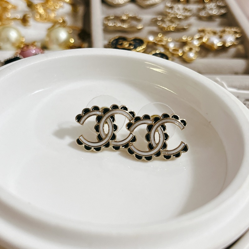 Chanel 法式花瓣logo耳環(針)-4