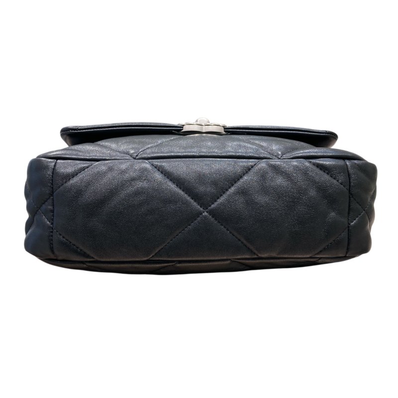 CHANEL 香奈兒 19 BAG 小號 翻蓋肩側背包 亮面小羊皮 黑色 銀釦-5