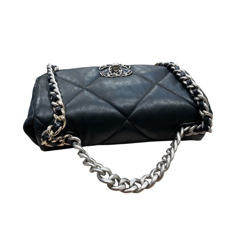 CHANEL 香奈兒 19 BAG 小號 翻蓋肩側背包 亮面小羊皮 黑色 銀釦-6