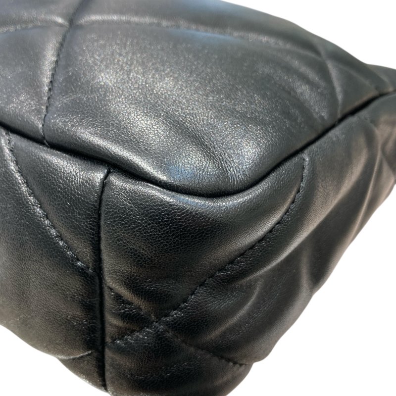 CHANEL 香奈兒 19 BAG 小號 翻蓋肩側背包 亮面小羊皮 黑色 銀釦-10