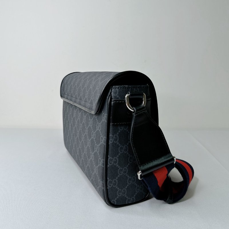 GUCCI 滿版老花磁吸掀蓋郵差包-4