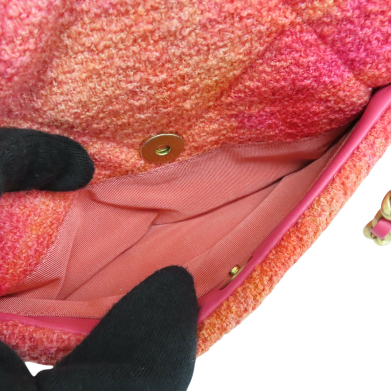 桃粉色 毛呢 CHANEL 19 26cm 肩背包 金釦【CHANEL 香奈兒】 AS1160-6