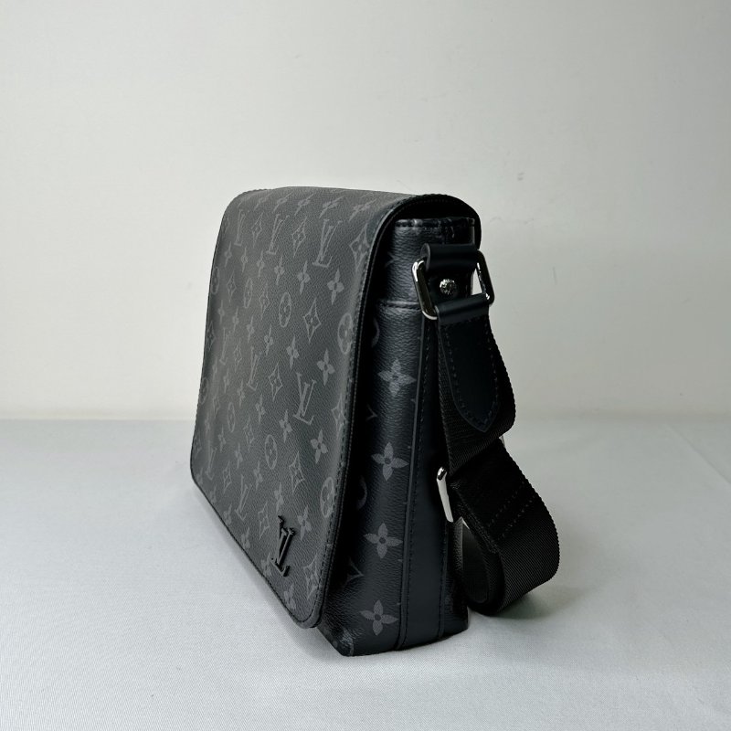 LV 全新District PM黑花郵差包-3