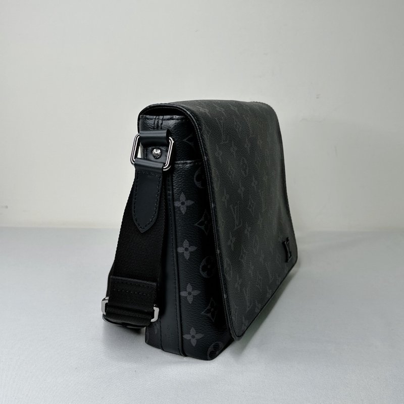 LV 全新District PM黑花郵差包-4