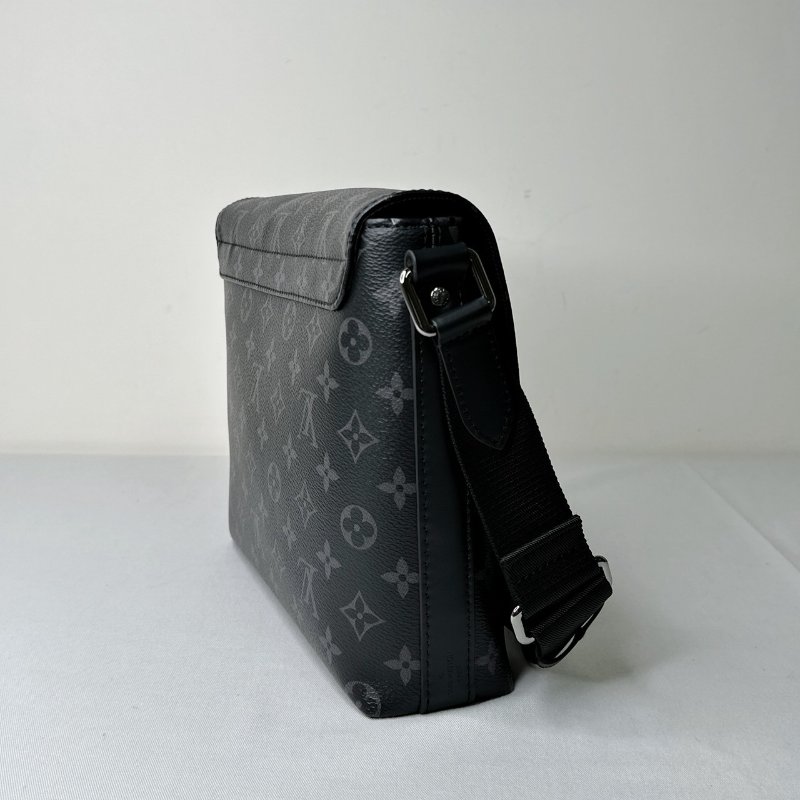 LV 全新District PM黑花郵差包-5