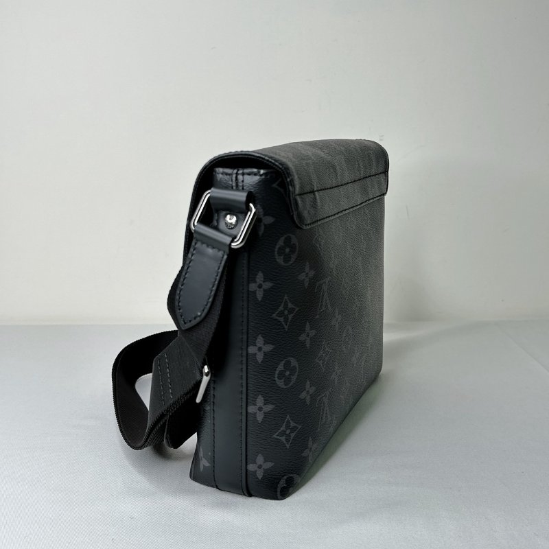 LV 全新District PM黑花郵差包-6