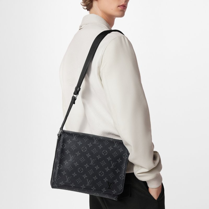 LV 全新District PM黑花郵差包-0