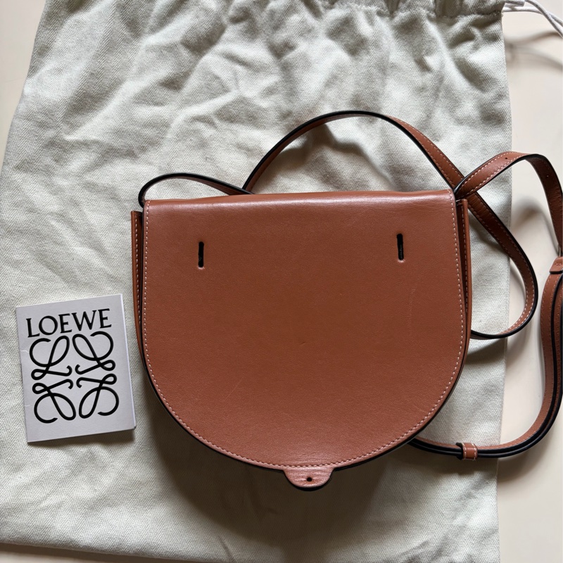 Loewe heel pounch small咖啡色肩背包-2