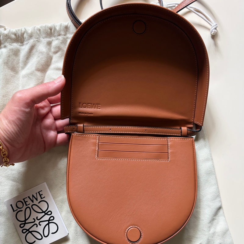 Loewe heel pounch small咖啡色肩背包-3