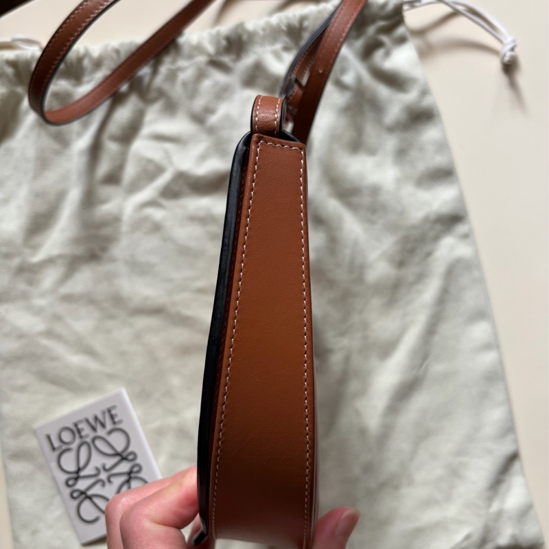 Loewe heel pounch small咖啡色肩背包-7