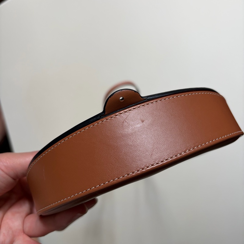 Loewe heel pounch small咖啡色肩背包-19