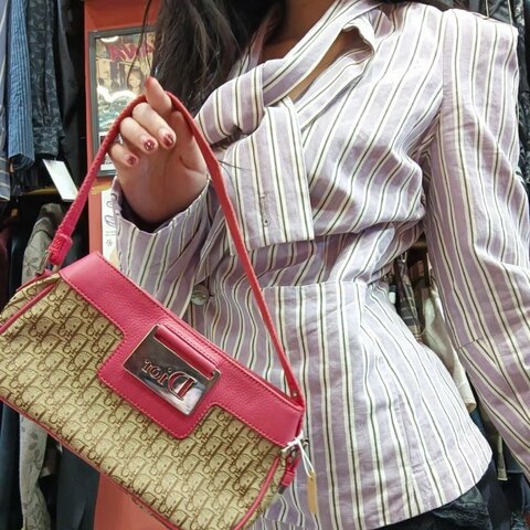 Dior jisoo同款同色腋下 小胖丁元寶包 芭比粉 blackpink粉墨金智秀同款 22*12*8 98新配件塵袋